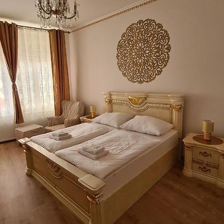 Hotel Union Louny Kültér fotó