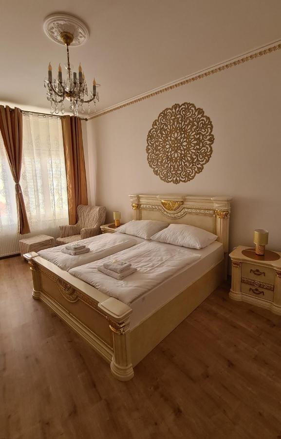 Hotel Union Louny Kültér fotó