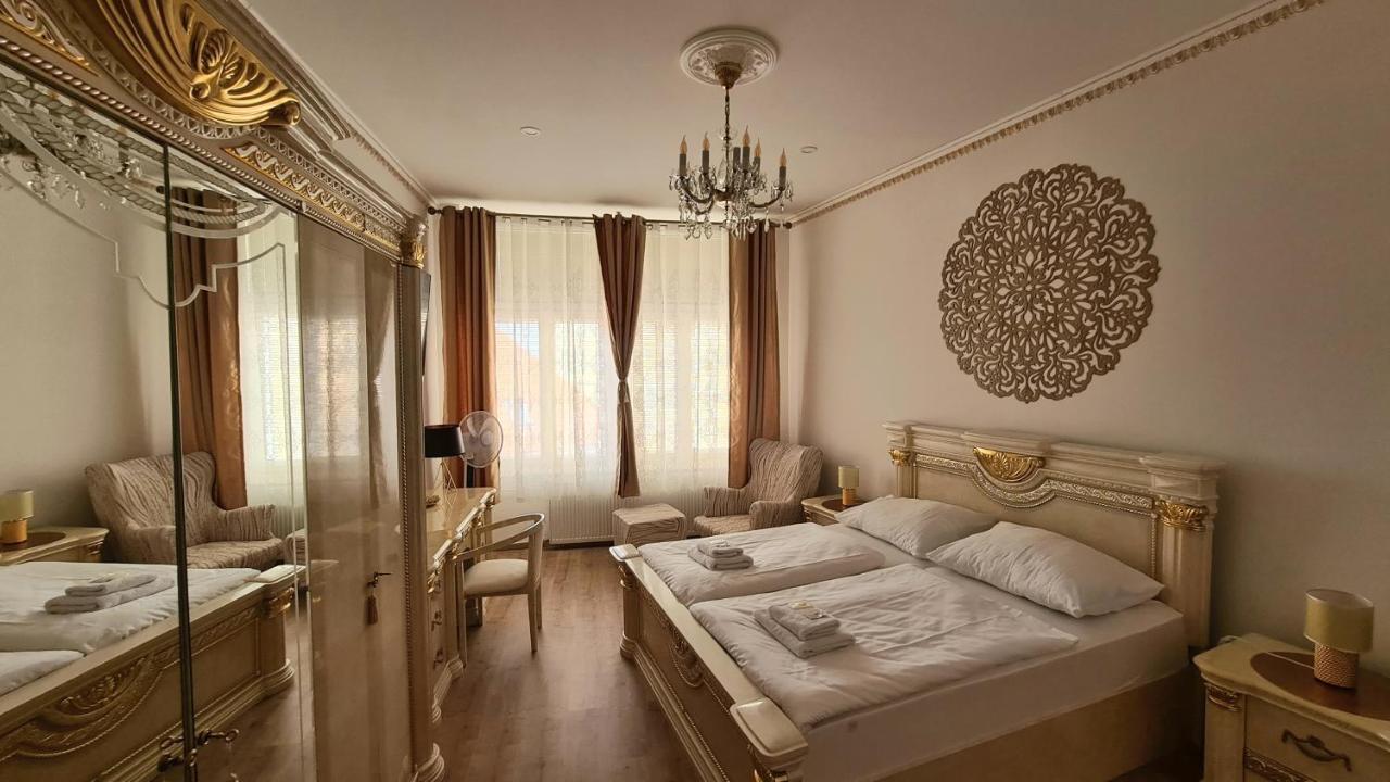 Hotel Union Louny Kültér fotó
