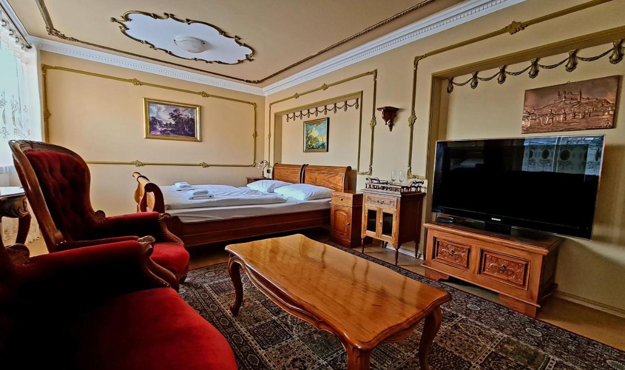 Hotel Union Louny Kültér fotó