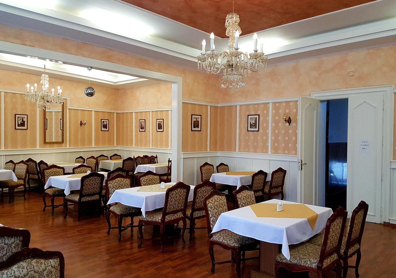 Hotel Union Louny Kültér fotó