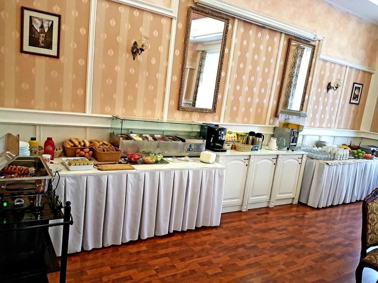 Hotel Union Louny Kültér fotó